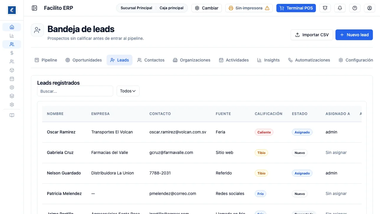 La bandeja, con el buscador y el filtro por estado del lead.